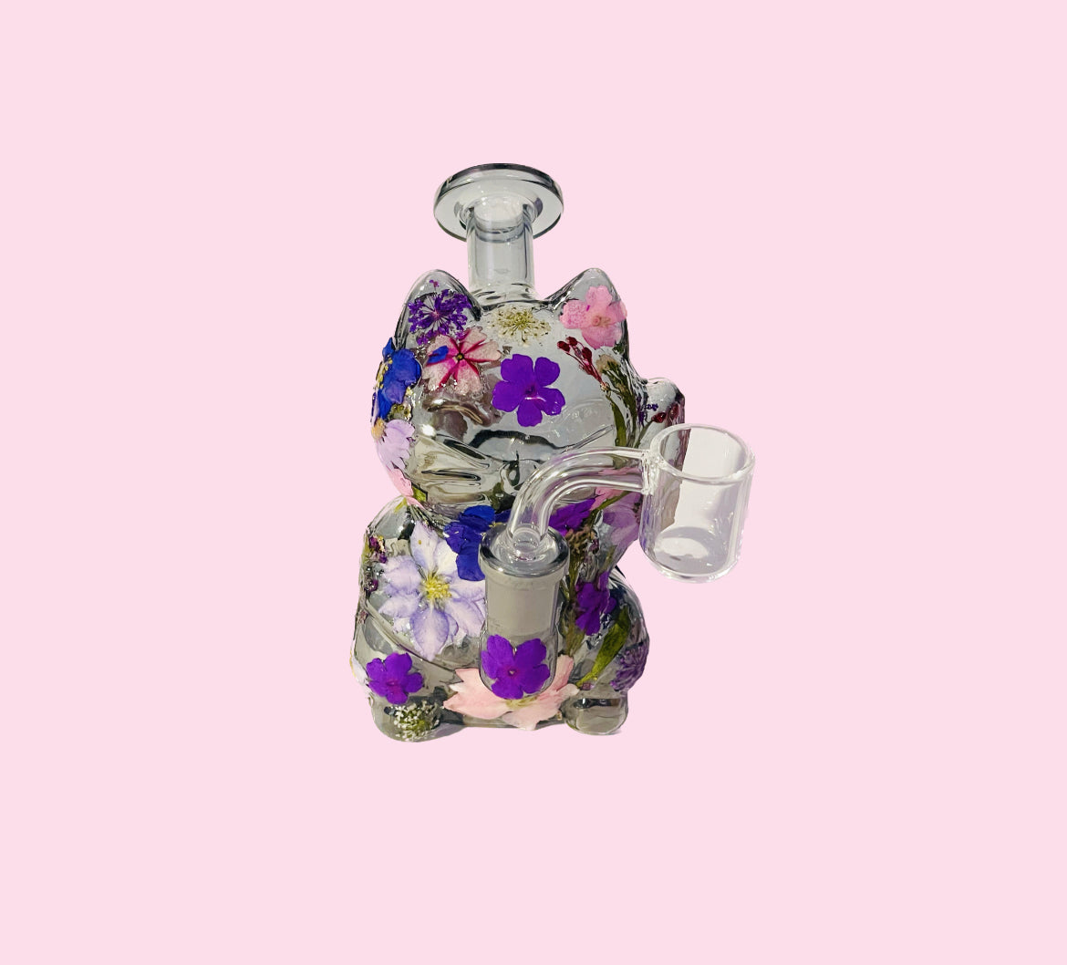 Grey Fortune Cat Pipe with Real Flowers